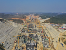 市委全会评论｜高明：趁“机”高飞起，畅达新世界