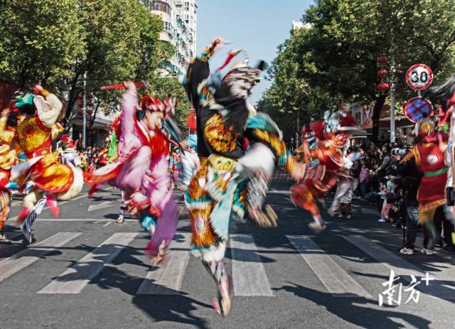 近日，广东汕头潮阳区的英歌舞表演。南方+拍客 李廷伟 摄