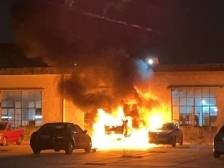 找到了！鹤山一小车起火男子被困，江门供电小伙冲了上去