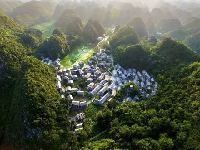 高蕩村先后獲得“全國生態(tài)文化村”“貴州鄉(xiāng)村旅游與傳統(tǒng)村落和少數(shù)民族特色村寨深度融合發(fā)展示范點(diǎn)”“貴州省特色旅游示范村”等榮譽(yù),。