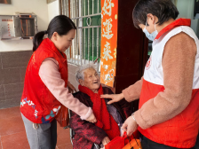 西丽街道新围社区开展“春节送暖，志愿同行”长者慰问活动