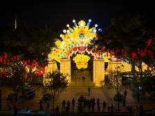 视频｜超7层楼高绝美凤冠震撼亮相 ！2025广州新春灯会试亮灯