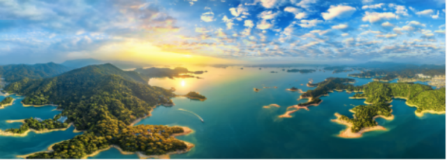 万绿湖风景区成功创建国家5A级旅游景区，将绿水青山转化为发展优势。陈剑云 摄