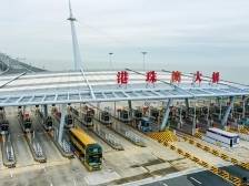 代表委员共话粤港澳大湾区建设，从“硬联通”“软联通”走向“心联通”