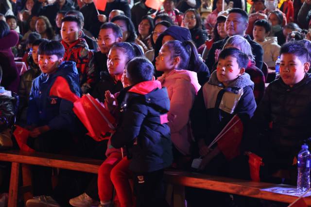 村民是村晚的参与者，也是村晚的表演者。