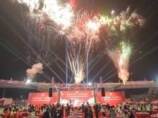 赏烟花，共团圆！茂名这场新春年夜饭火“荔”全开｜新春走基层