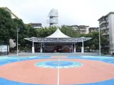 省政协委员、深圳市慈善会秘书长郭云霞： “改造后的小区文化广场，居民赞不绝口”