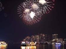 1388元/人起！白鹅潭烟花水上航班开售