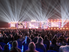 今晚，佛山以一场烟花秀向城市建设者致敬！｜南海两会