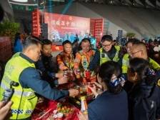 留岗过节，坚守一线！深中通道首个春运“别样年夜饭”火热开席｜新春走基层