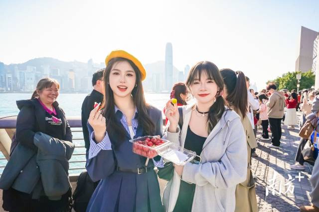 融湾入港！1月16日，界炮圣女果走进浪漫之城香港。