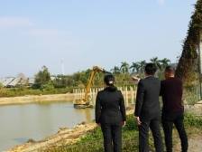 这片地咋回事？光伏和养殖较上劲，开平法官来“破局”