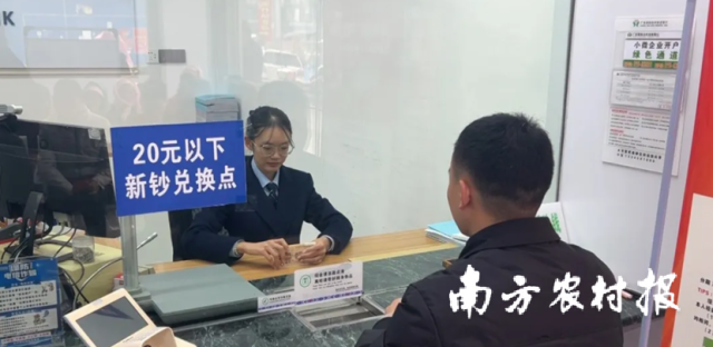 百色多家银行纷纷结合《倡议》采取具体措施。