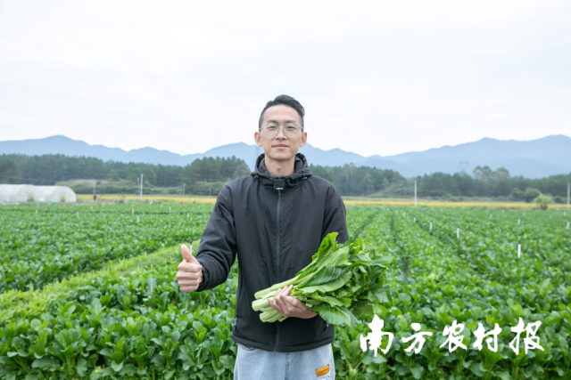 “90后”新农人邓家豪