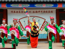 粤北采茶戏：客家人的土味喜剧 | 春节里的非遗