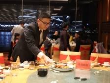 新春走基层｜12年，用自己的除夕夜换1000人的年夜饭