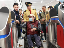 第14个春节坚守，地铁首条环线服务保障有他