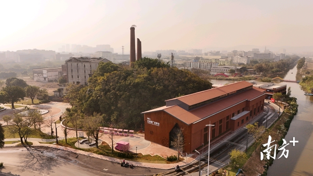 停用了20年的老旧厂房改造为文商旅综合体，一变而为新春网红打卡新地标。&nbsp;