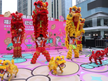 机甲醒狮助兴！福田“福气龙狮欢腾游”迎财神｜年节精彩，福满心田