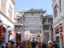 春节的潮州古城除了“人从众”，还有另一面｜我镜头里的广东年