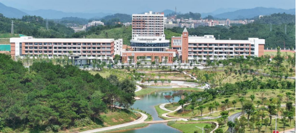 信宜深化“双百行动”，引入广外附属信宜学校。