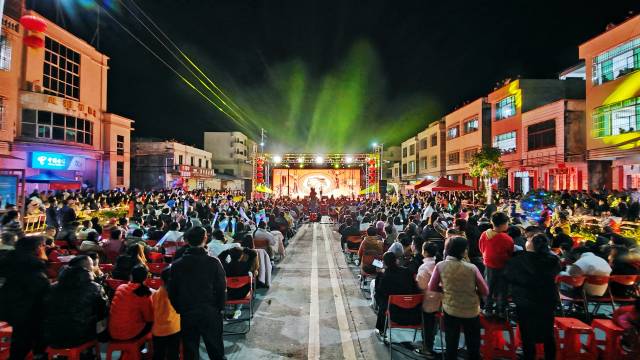 广东“村晚”出圈走红：一场岭南乡土文化的自信表达