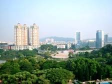 江门市委十四届八次全会暨全市高质量发展大会召开