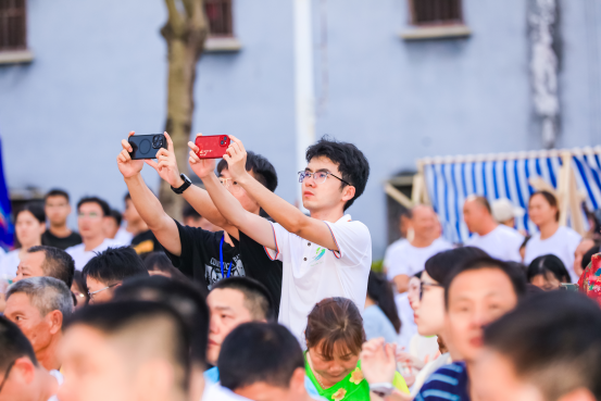 精彩纷呈的节目将会吸引大量村民前来观看。