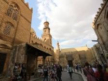 开罗街头的“烟火诗篇”