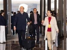 满载履职热情，人大代表陆续报到｜广州两会