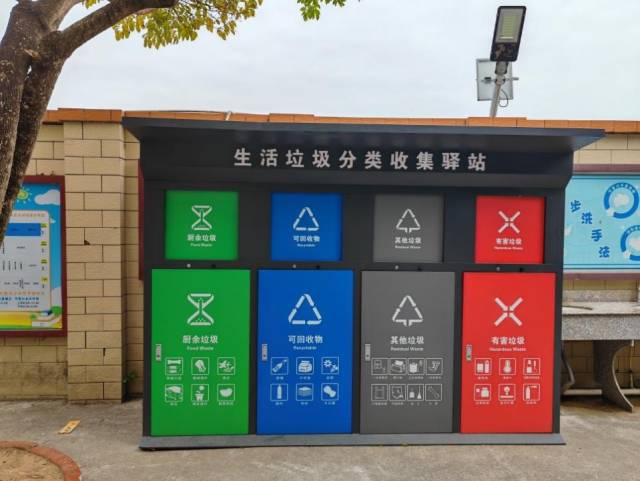 洲仔镇在集市、小学等地点先行试点垃圾分类、资源化利用。