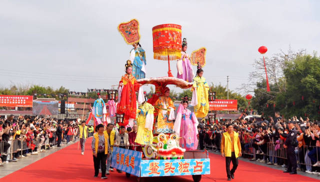 连滩飘色盛行于清代，延续至今已有200多年历史。