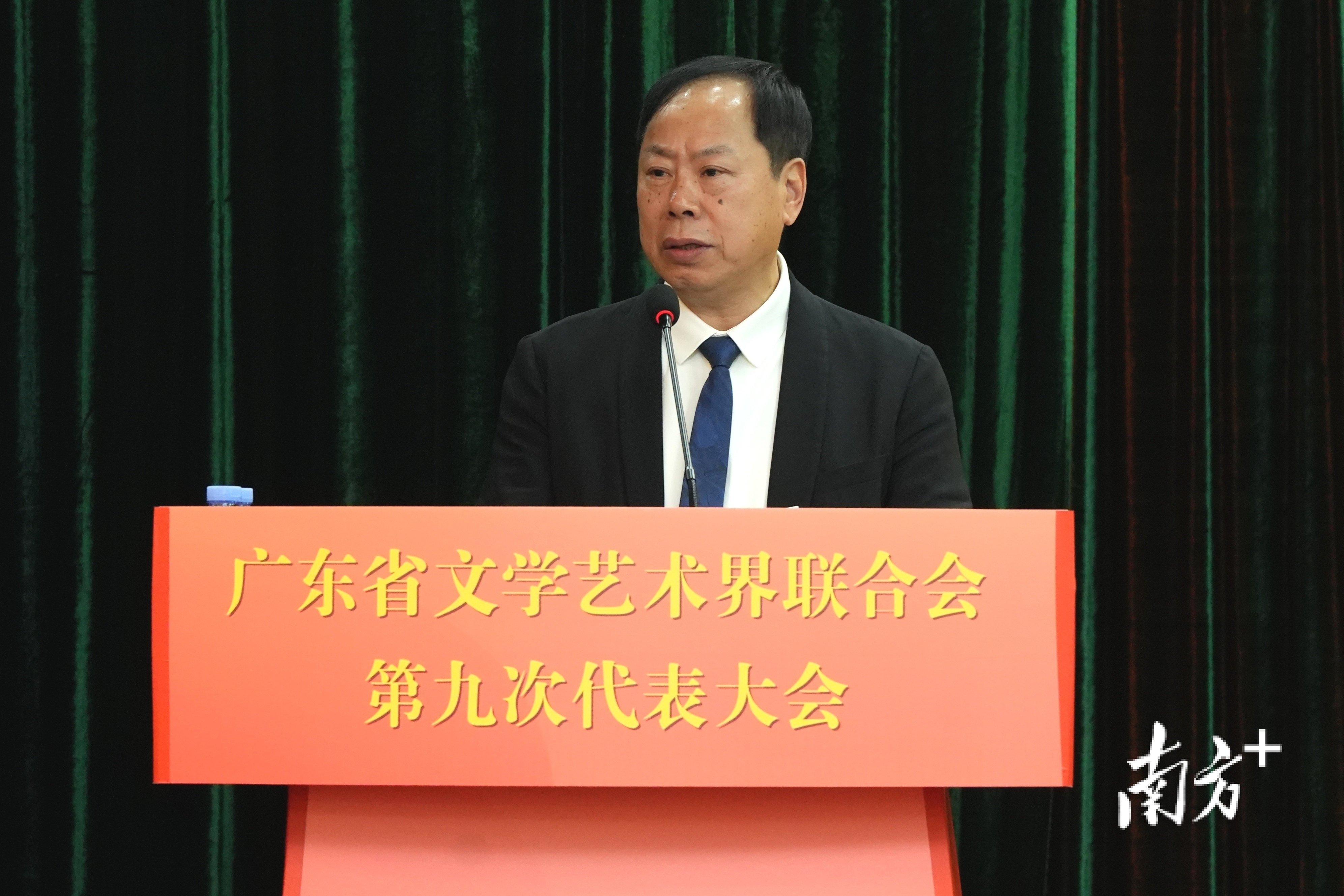 李勁堃連任廣東省文聯(lián)主席，新一屆主席團(tuán)成員出爐