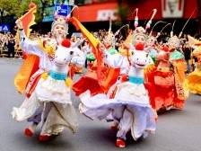 潮州青龙庙会巡游燃爆全场，数十万群众共享非遗大餐