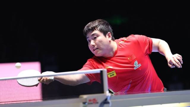 △梁靖崑4-2战胜张本智和