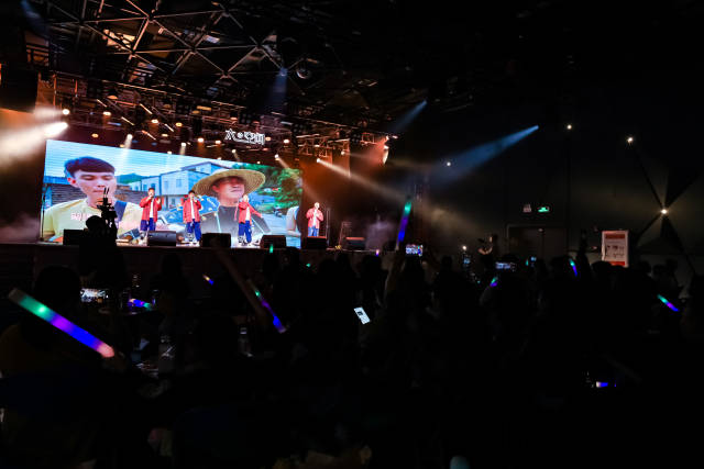演唱会氛围拉满。