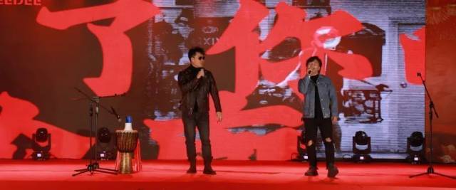 囍地组合在春节群众“村晚”活动中表演。