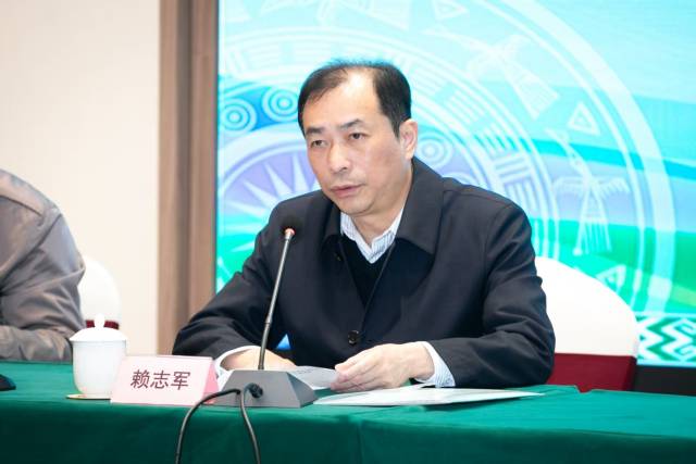 清遠(yuǎn)市供銷合作社黨組書記、主任賴志軍