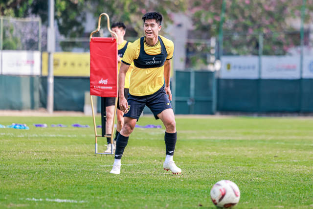 广州队侯煜:学会应对压力 没有球迷的足球不能算足球_广州本土球员 侯煜 加盟广州豹