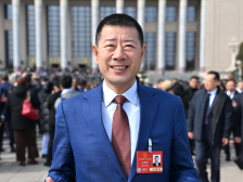 全国人大代表冷友斌：保护黑土地，持续巩固成果｜两会产业观