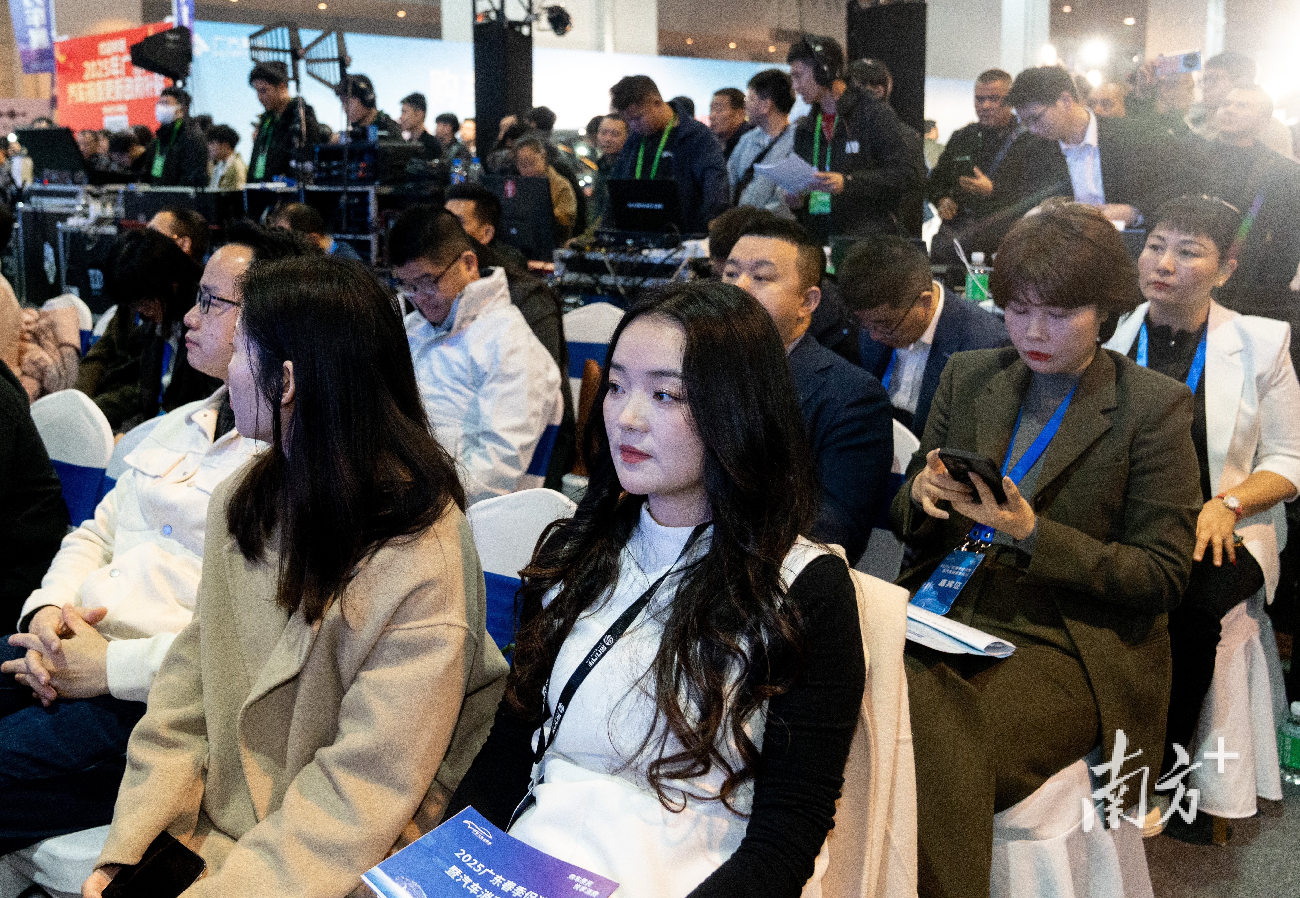 南方+ 钟志辉 拍摄