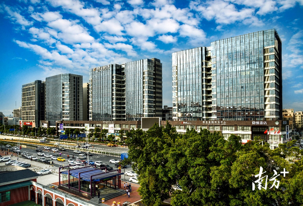  花都绿色金融街。