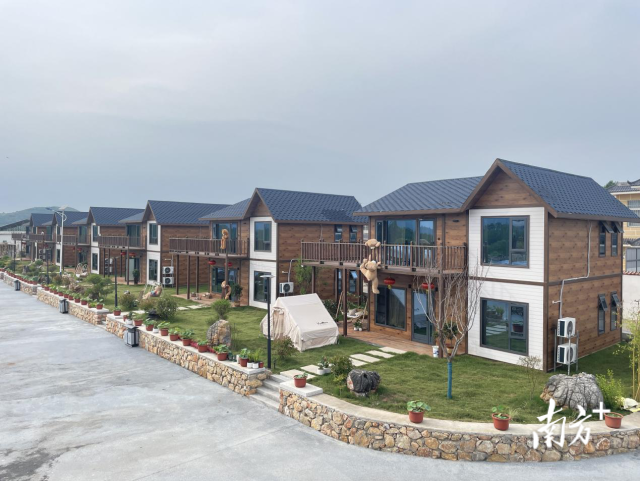 河南省南阳市淅川县大石桥乡大石桥村发展民宿经济。