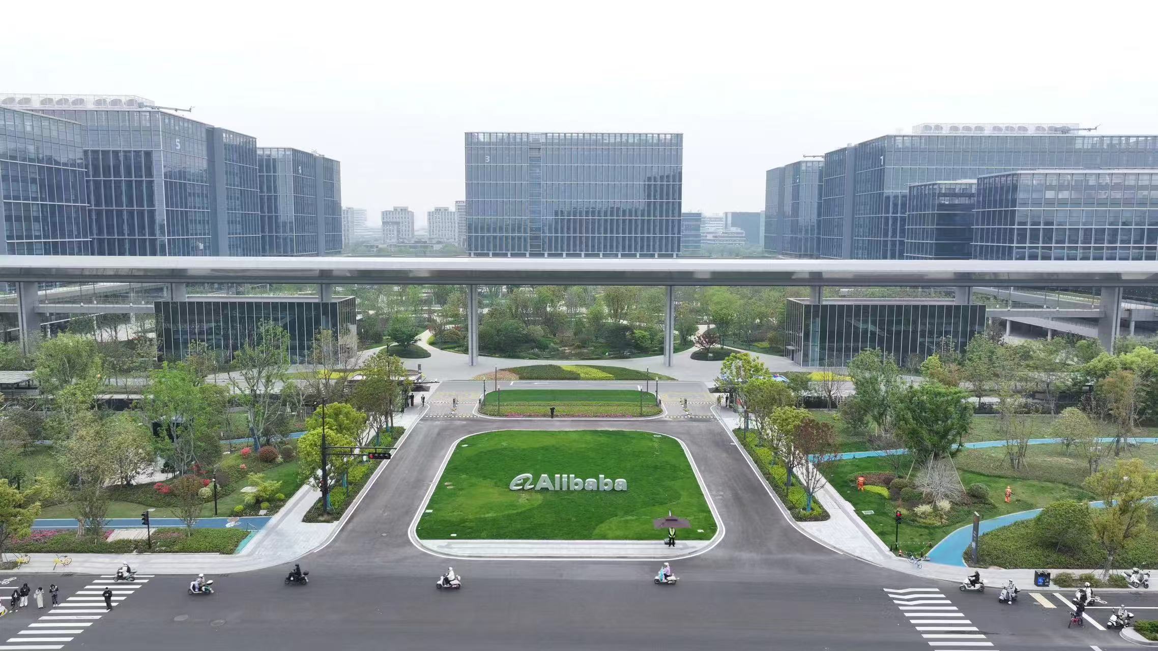 阿里巴巴3800亿豪赌AI为哪般？｜南方产业观