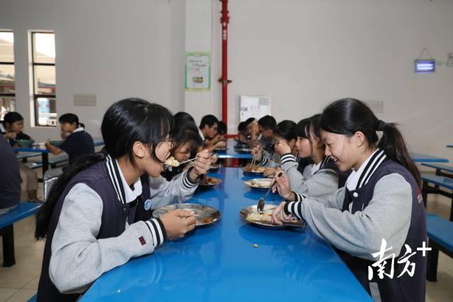 如何區(qū)分流感和普通感冒？流感痊愈了，還會再感染嗎？