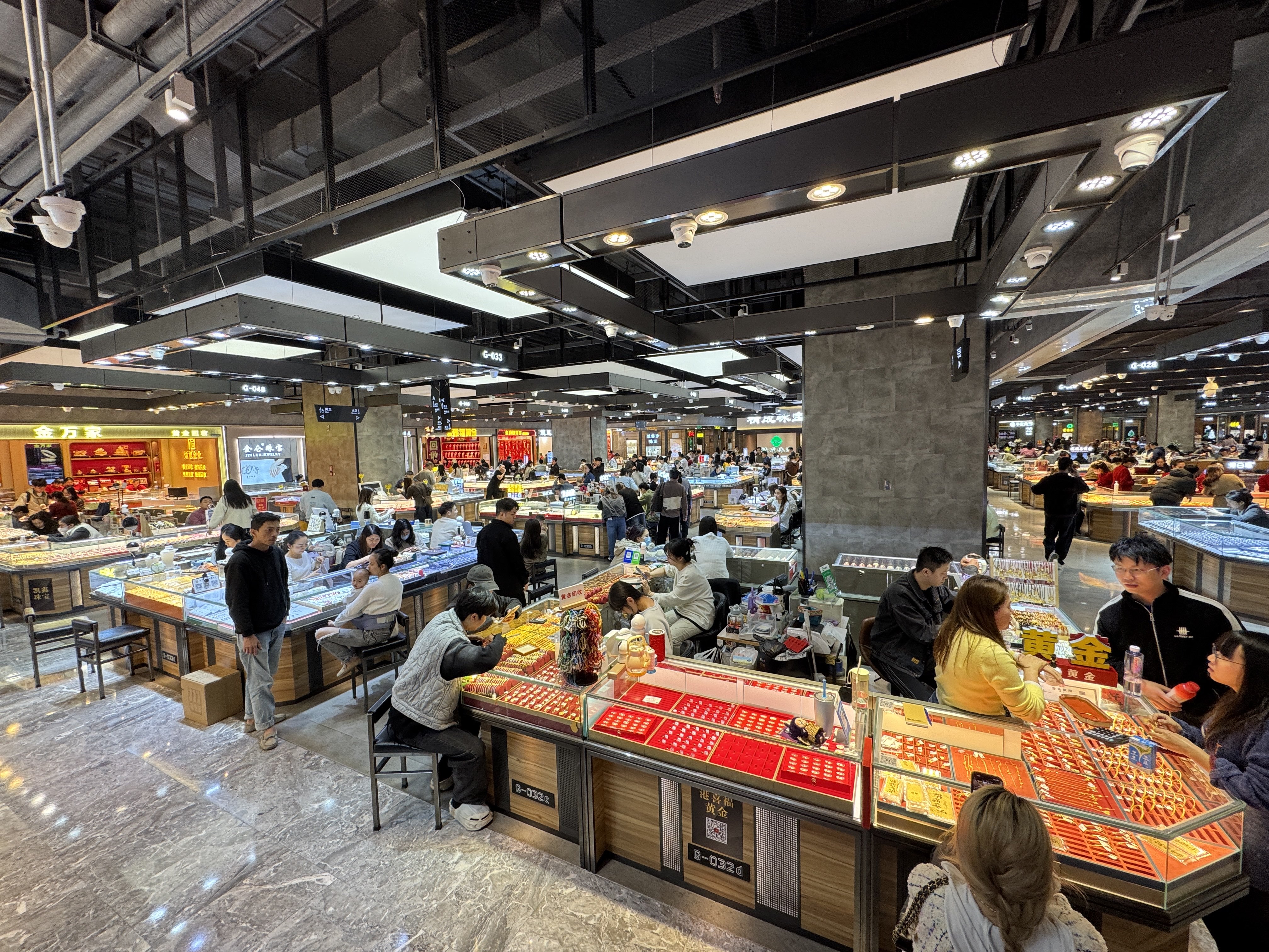 探访火爆水贝的“金包银”：良莠不齐难以检测，市场仍待规范