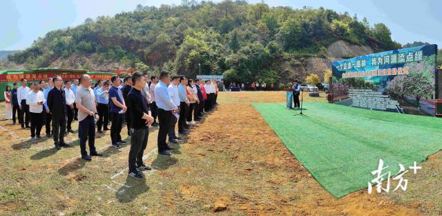    南方+ 张浩森 拍摄