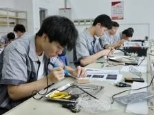 支持企业实施“新工匠”计划，每年培育超千名工匠｜中山两会