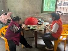 始于一餐饭，花都“邻里互助”养老升级路 | 乡“互”养老③