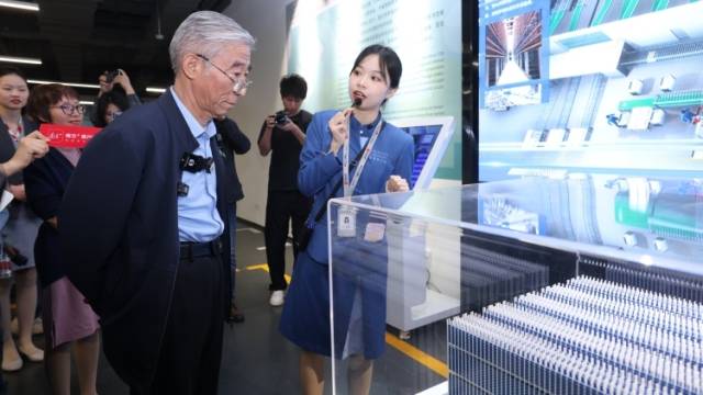 感受深圳魔力！“山西姥爷”打卡“魔法图书馆”